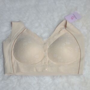 Bustella Seamless Floral Lace Wireless Bra - Cream